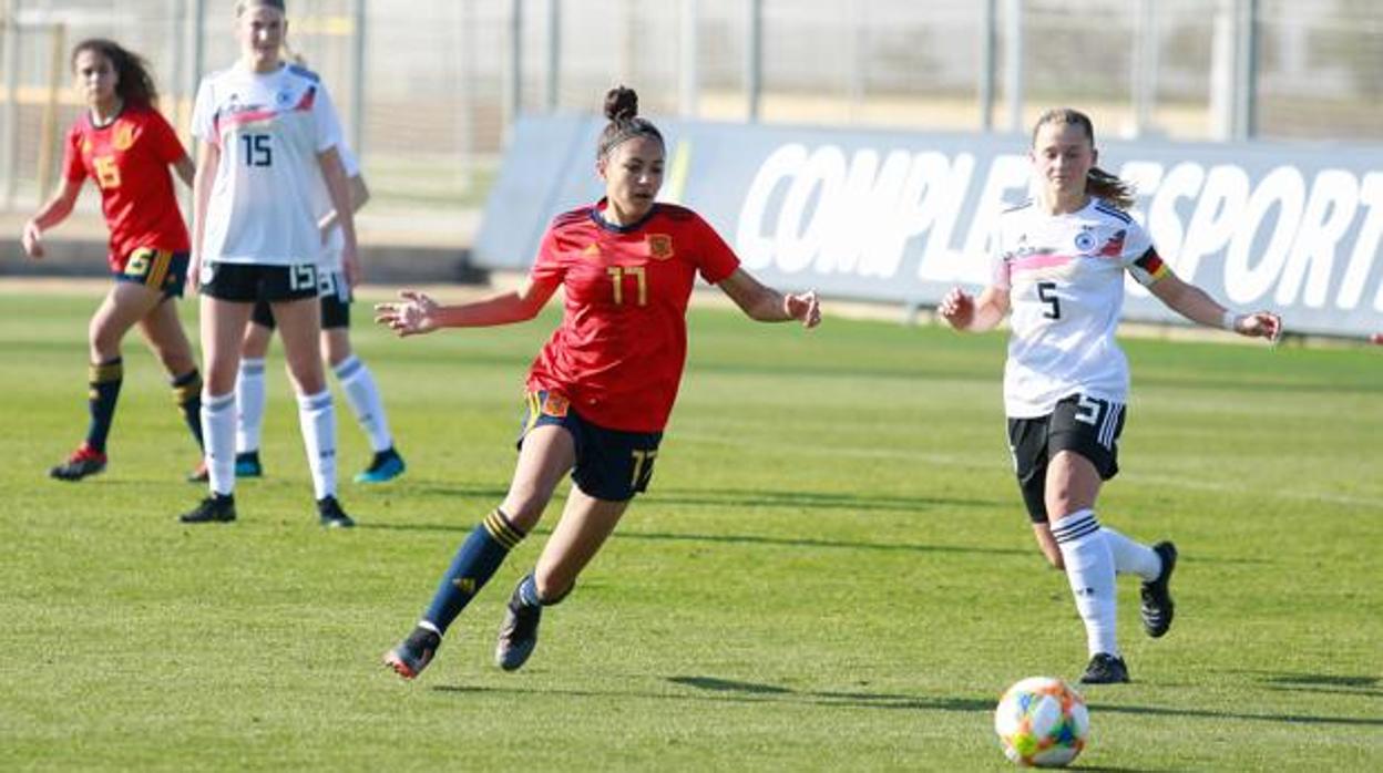 La delantera del Córdoba CF Lucía del Moral «Wifi», en su debut con España