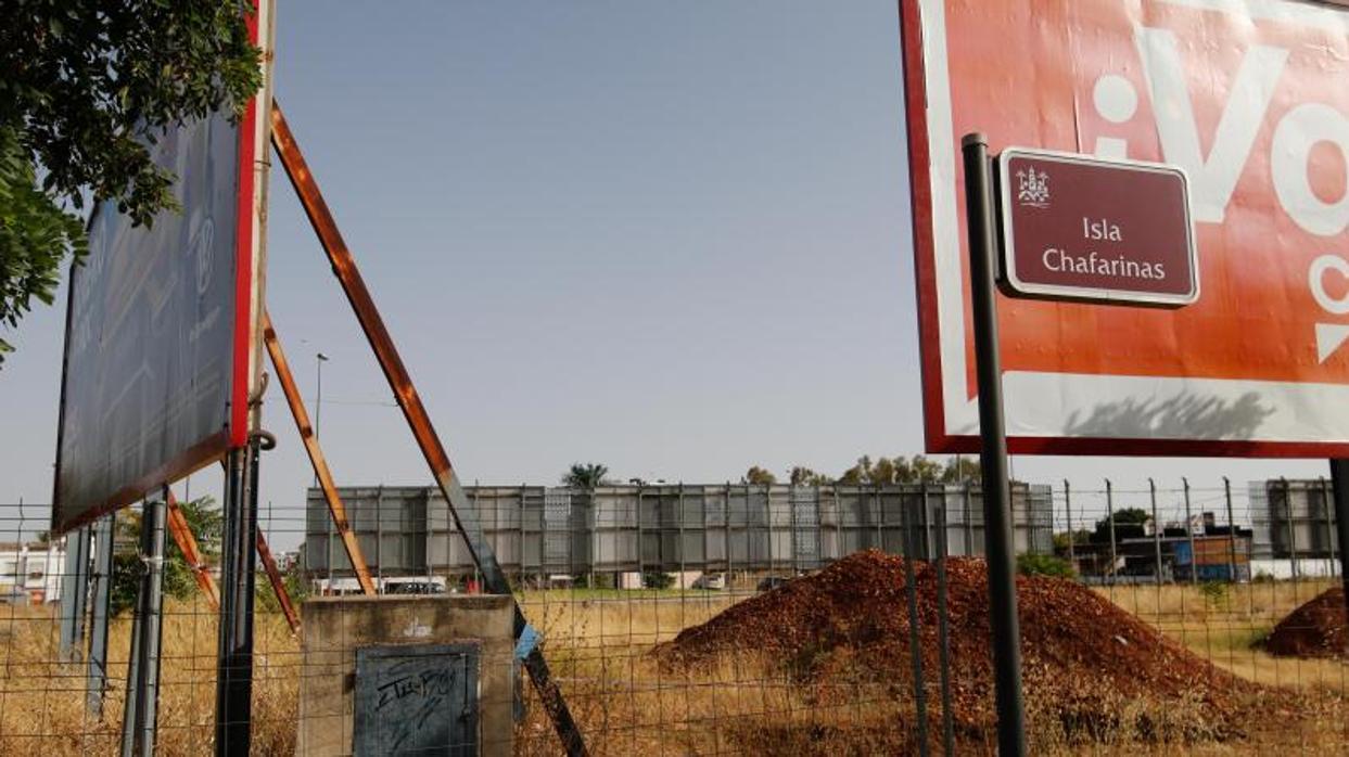 Solar en la calle Chafarinas donde se construirá un hotel de cuatro estrellas