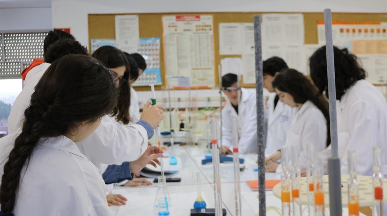 Alumnos del colegio Marista Cervantes de Córdoba durante una de las clases