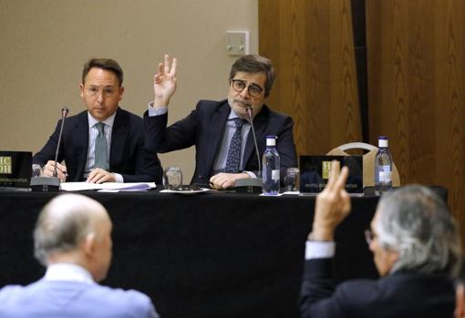 Carlos González, durante la Junta General de Accionistas celebrada en un hotel de Córdoba