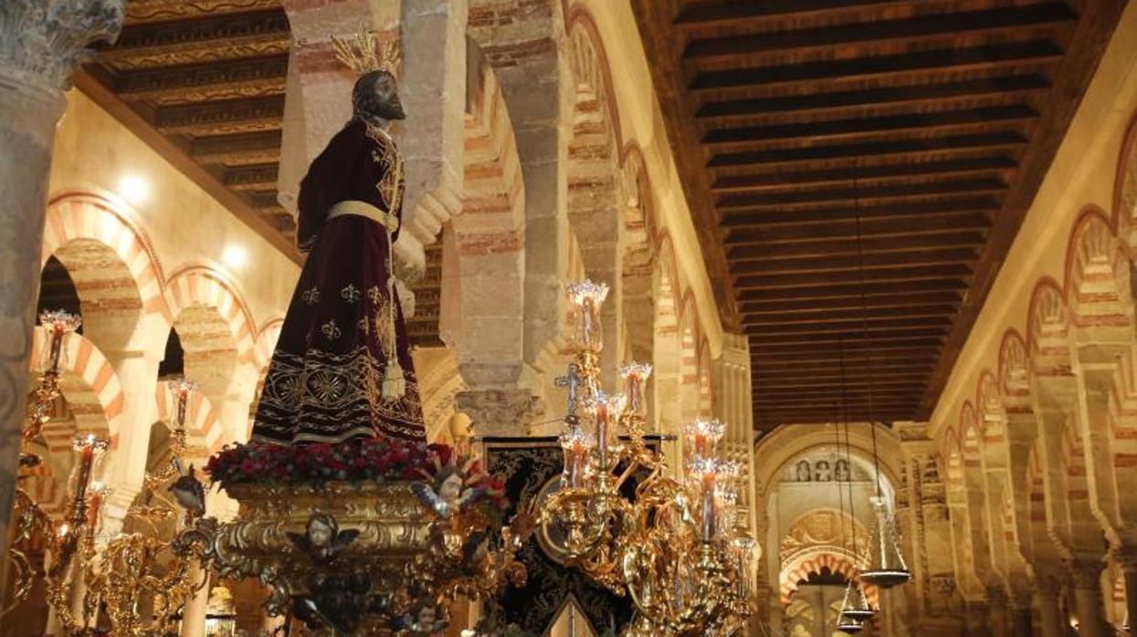 El Señor del Perdón en el Vía Crucis de la Agrupación el pasado año