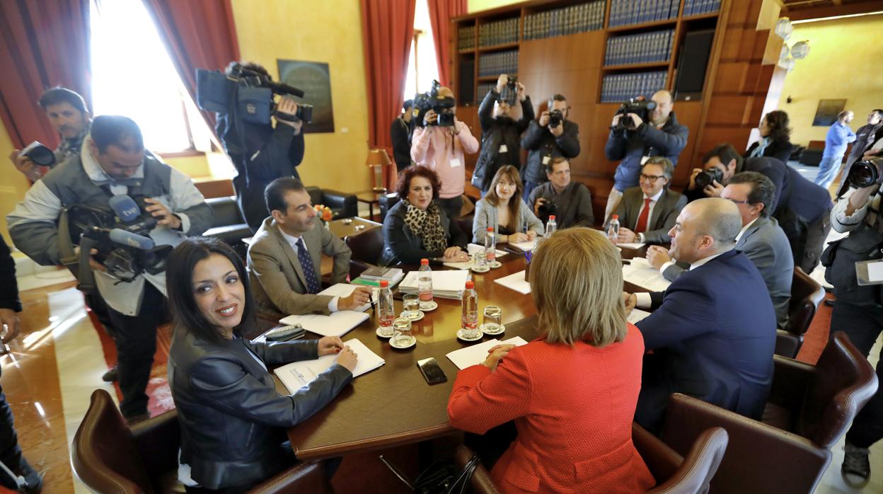 Primera reunión de la nueva mesa del Parlamento andaluz tras las elecciones