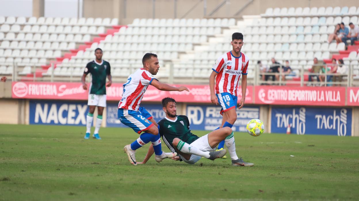 José Antonio González, en el partido del Córdoba ante el Algeciras de la primera vuelta