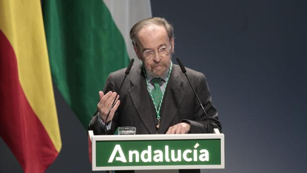 Antonio Burgos: «Gracias por hacerme sentir la gloria infinita de ser español... de Andalucía»