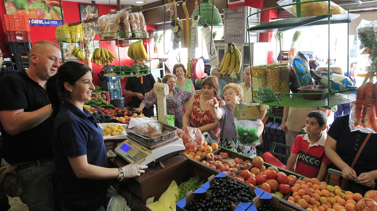 Actividad en una frutería de Córdoba