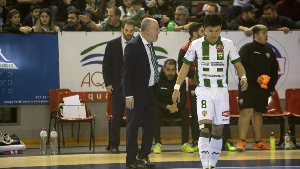 Maca se despide del banquillo del Córdoba Futsal: «Es la ley del Deporte»