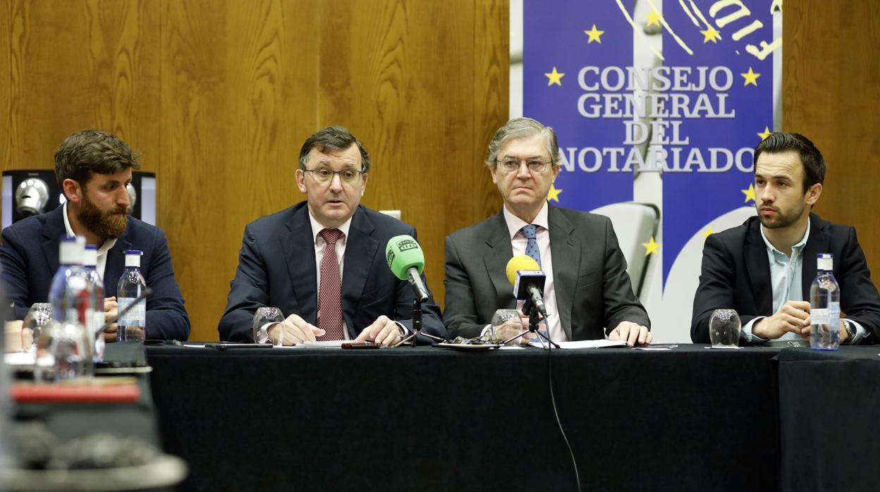 El presidente del Consejo General del Notariado, hoy en su intervención en rueda de prensa en Córdoba