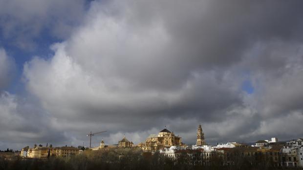 El tiempo en Córdoba | Cielos nublados este jueves y descenso de las temperaturas