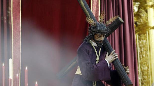 La Quinta Angustia de Córdoba, a costal y por la plaza de Capuchinos