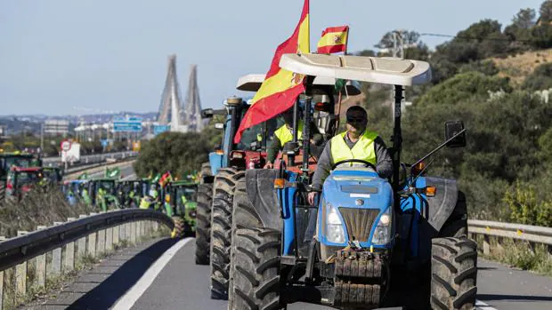 Macrotractorada en Huelva: dónde se corta la autovía a Sevilla, la A-49, y qué alternativas hay para sortear el paro
