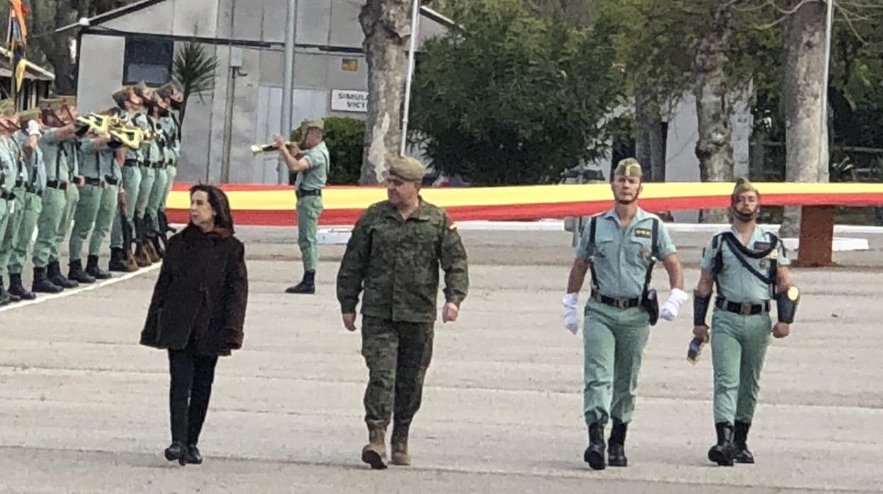 La ministra pasó revista a las tropas en Ronda
