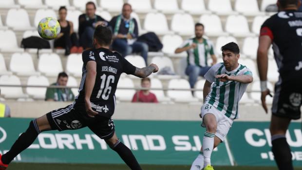 El triunfo del Cartagena (0-2) deja «herido» al Córdoba CF y «tocado» a Agné