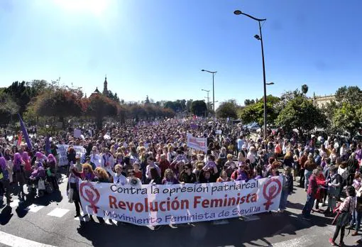 Cabeza de la manifestación de Sevilla