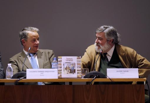 VIC junto a Javier Tafur en la presentación del Tabernario Sentimental de Córdoba en enero de 2018