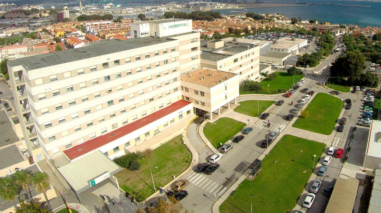 Imagen del hospital Punta Europa de Algeciras, donde hay un paciente ingresado con COVID-19