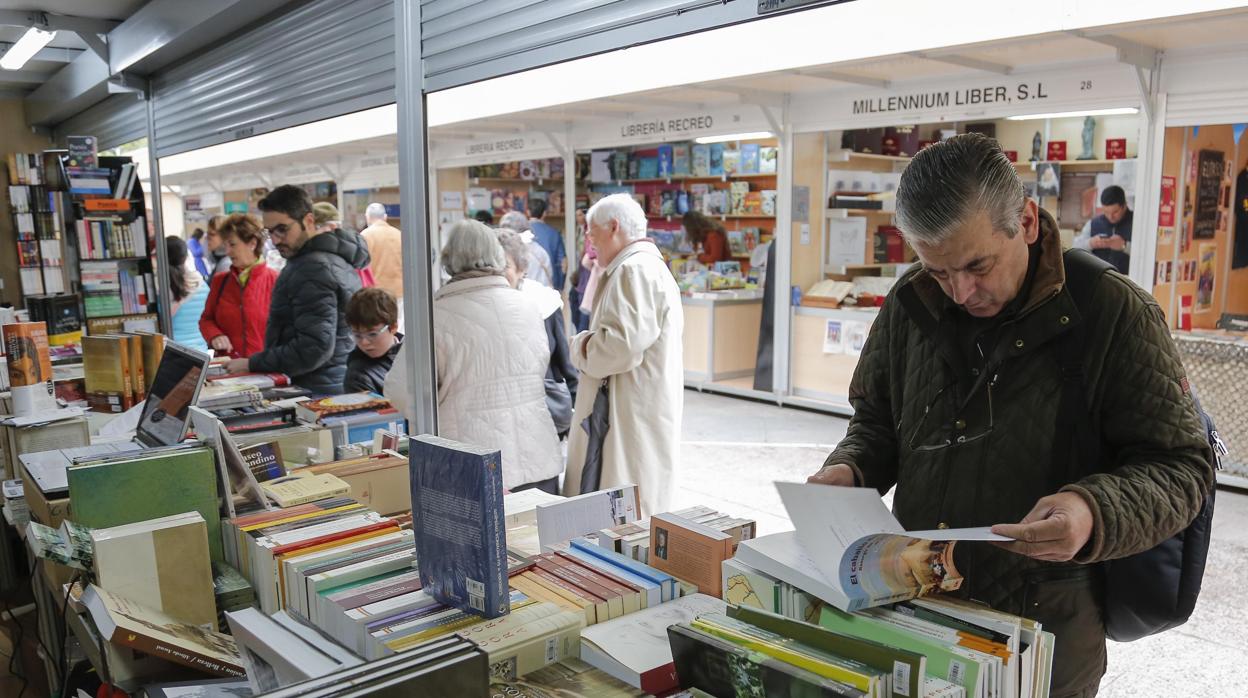 Público en la Feria del Libro de Córdoba de 2019