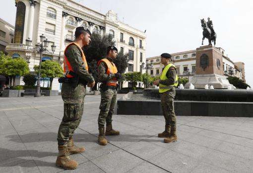 El Ejército mantiene su despliegue por las calles de Córdoba contra el coronavirus