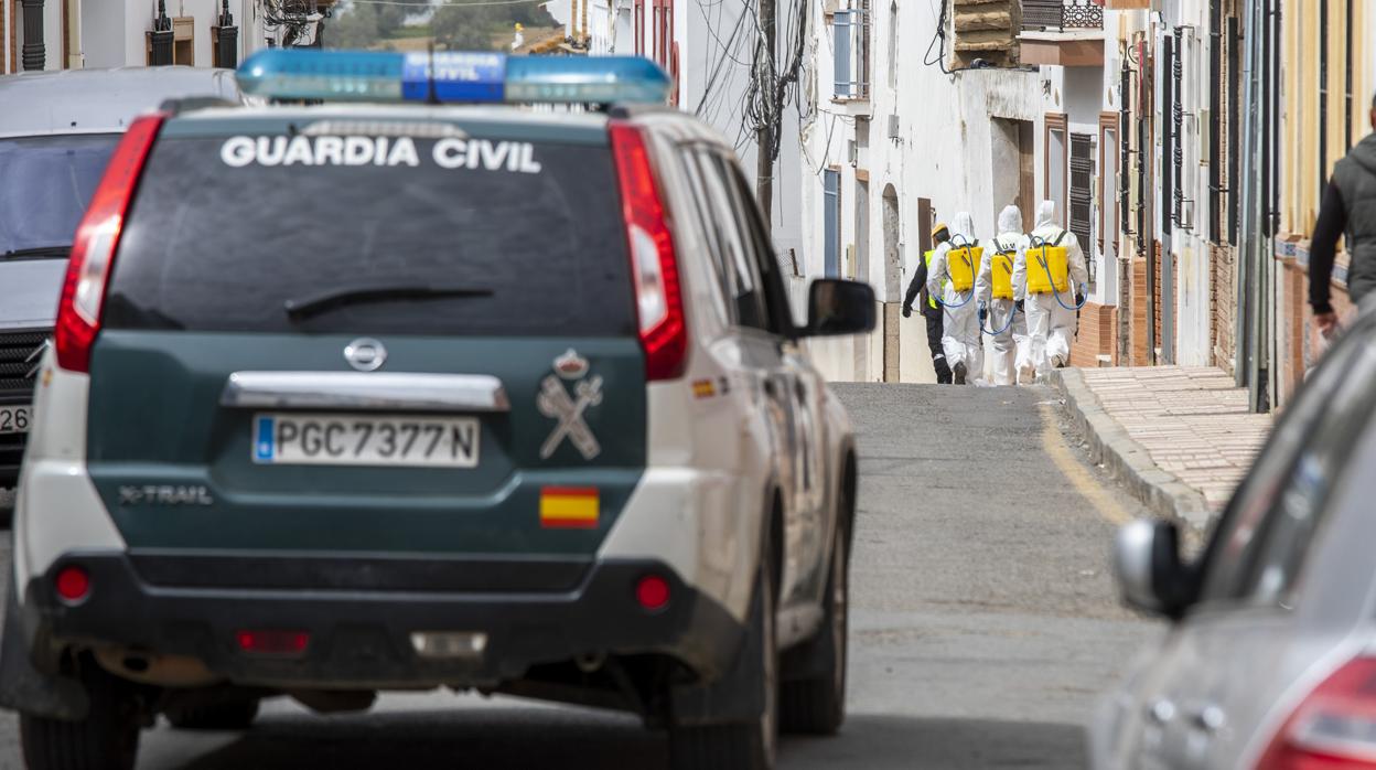 Una patrulla prestando servicio en Lucena del Puerto