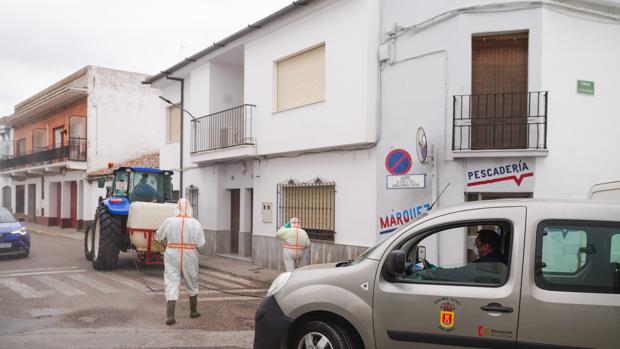 La Diputación de Córdoba desinfectará casi 1.000 calles en 70 pueblos de la provincia