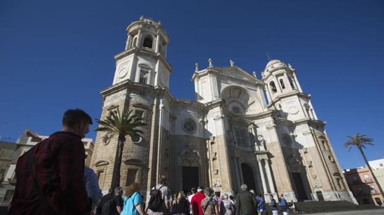 La catedral de Cádiz, monumento y lugar de culto