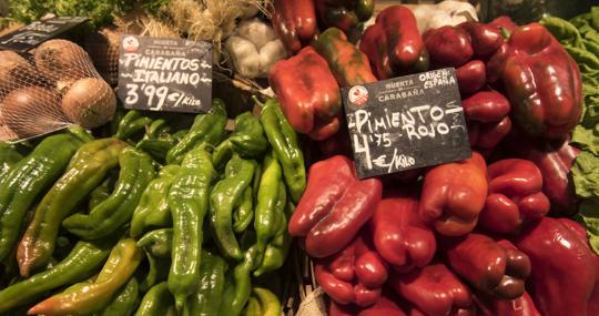 Pimientos en un supermercado