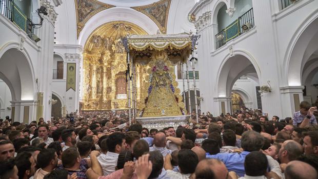 Coronavirus en Andalucía: Suspendidos el traslado de la Virgen y la Romería del Rocío