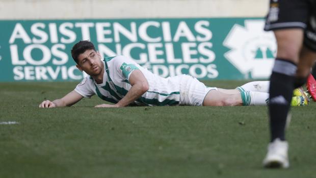 La plantilla del Córdoba CF subastará camisetas para la lucha contra el coronavirus