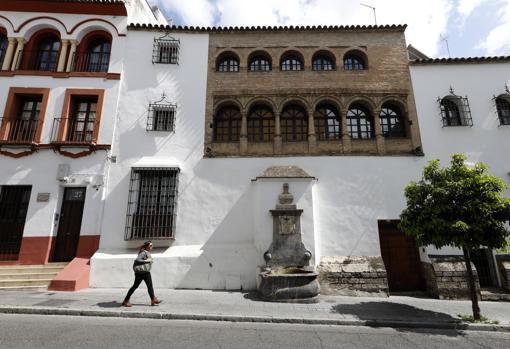 Imagen de la histórica fuente, de 1796, de la calle San Fernando