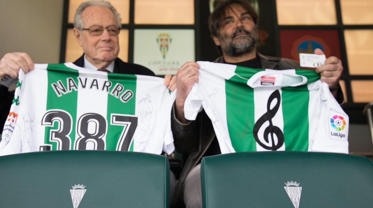 Navarro, con la camiseta del Córdoba