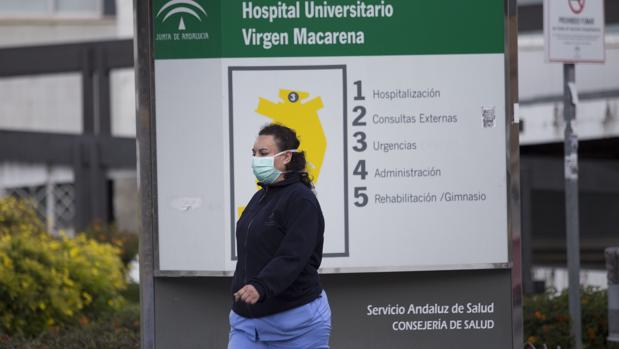 El coronavirus se ceba con los sanitarios: hay ya 1.579 profesionales infectados por coronavirus en Andalucía