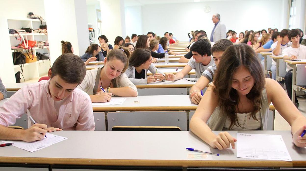 Imagen de un examen de Selectividad en Sevilla