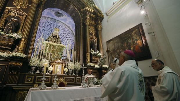 El obispo, ante la Virgen los Dolores de Córdoba: «Tenemos el gozo de tener Madre en nuestras tribulaciones»