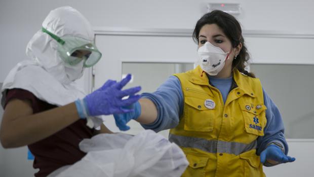 Los casos de coronavirus suben a 8.301 en Andalucía pero baja el ritmo de infecciones y de muertes