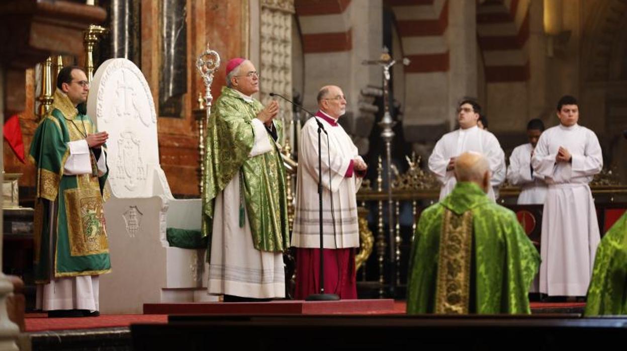 El Obispo de Córdoba, Demetrio Fernández oficiando una misa desde la Catedral de Córdoba