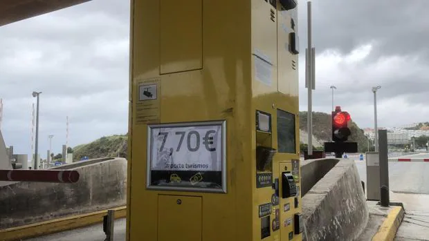 La Junta de Andalucía exige al Gobierno que no suba las tasas de autopista a los servicios esenciales