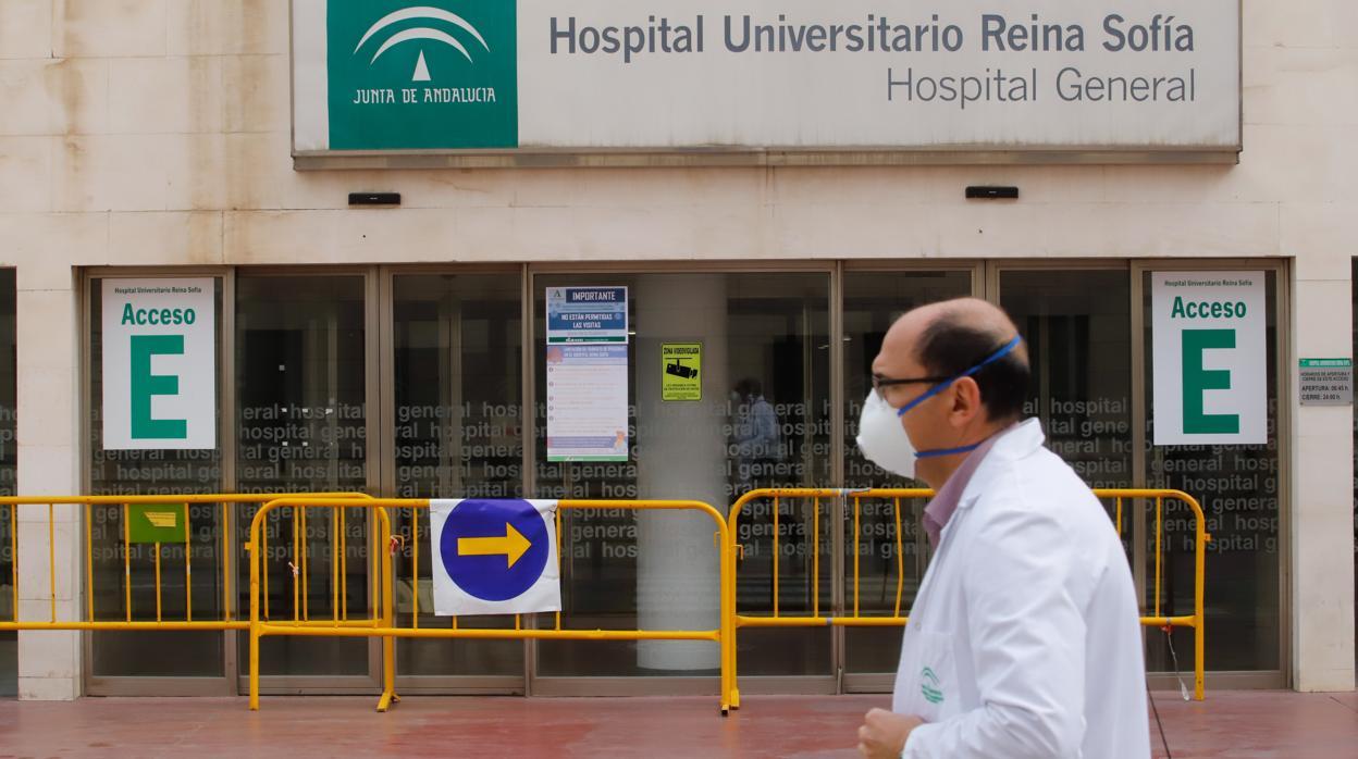 Desde el Reina Sofía se realiza un seguimiento diario a los pacientes curados del Covid-19