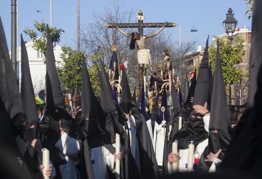 El Cristo de Gracia, durante su estación de penitencia un Jueves Santo de Córdoba