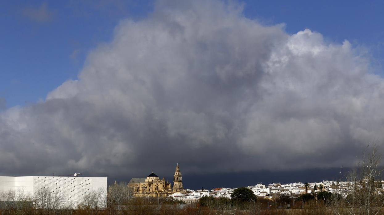 Nubes sobre la capital cordobesa