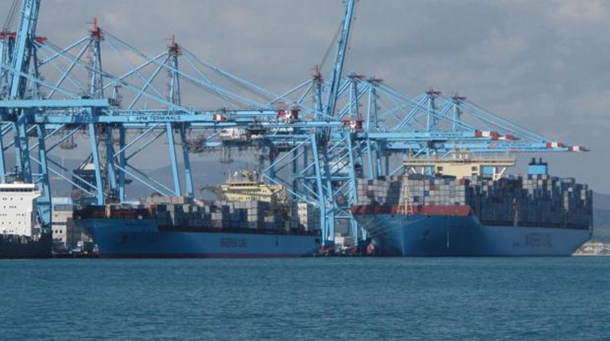 Barcos en el puerto de Algeciras