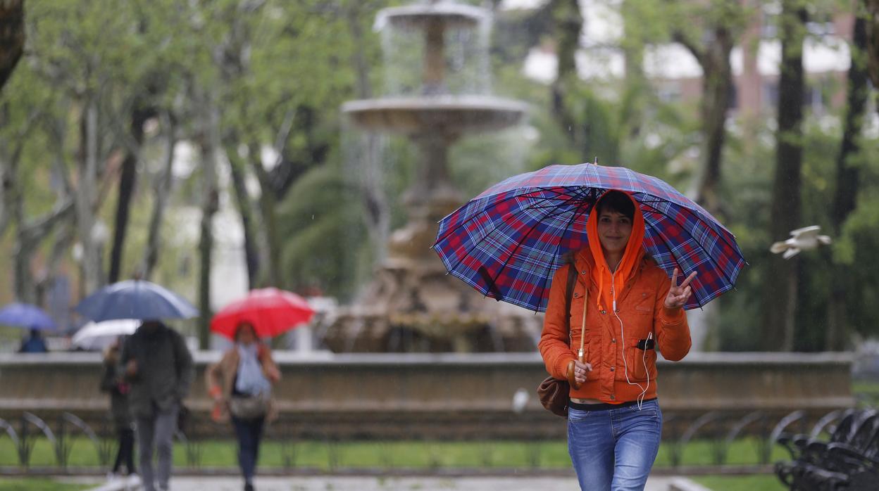 Jornada de lluvia en los Jardines de Colón en Córdoba