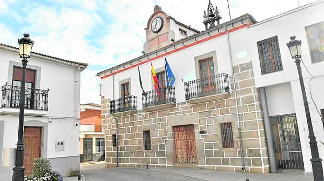 Imagen de la plaza principal del Ayuntamiento de Añora