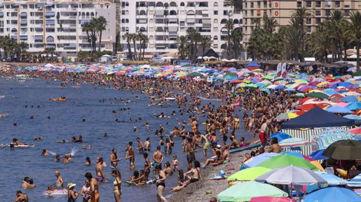 Imagen de la playa de San Cristobal en Almuñécar, Granada