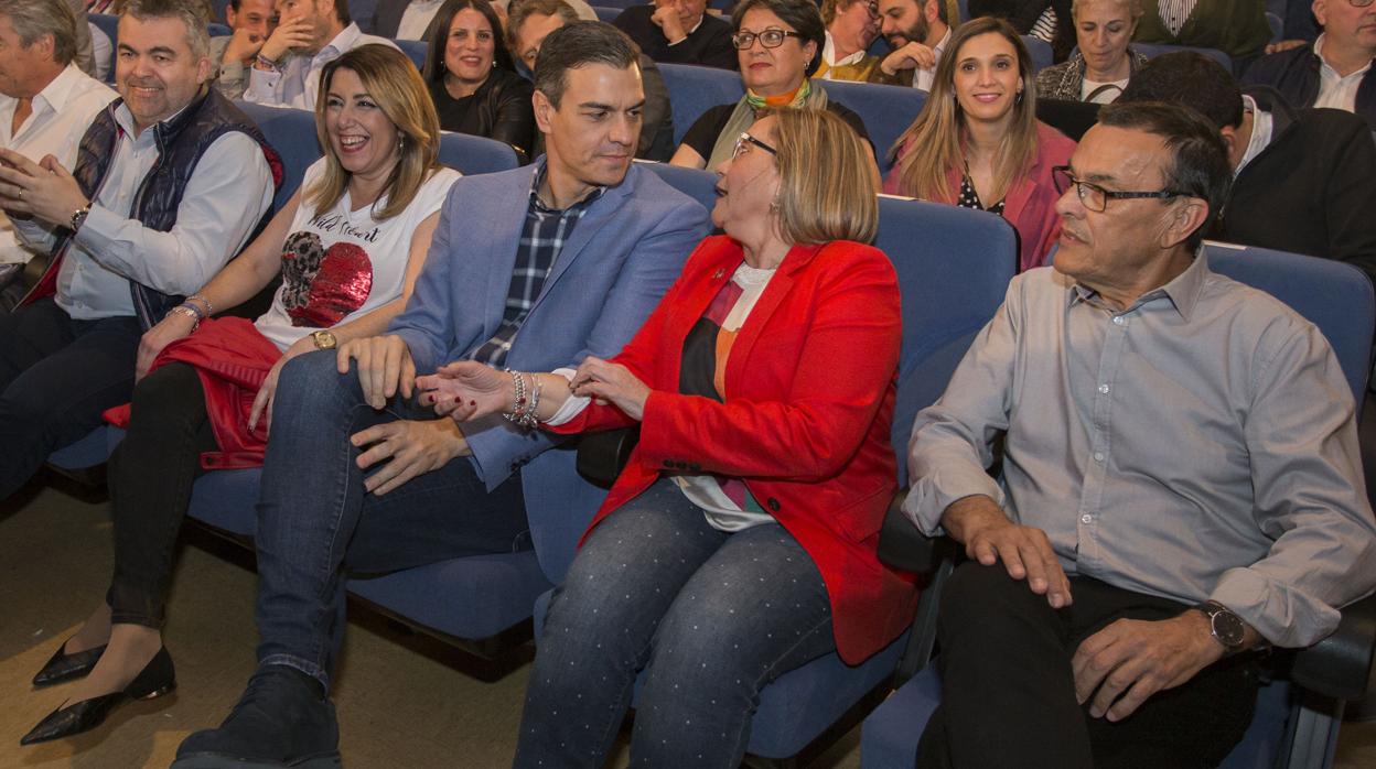 Caraballo, en un acto electoral, junto a los dirigentes del PSOE