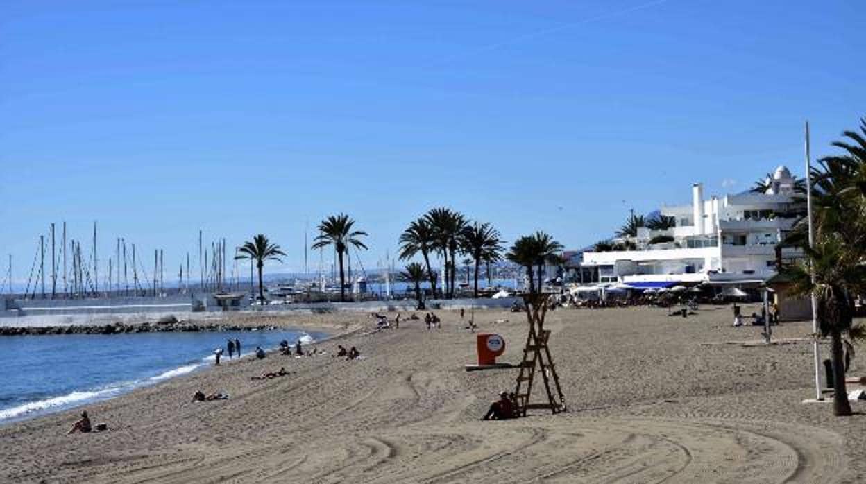 Marbella y Mijas abrirán sus playas este domingo para los paseos de los niños