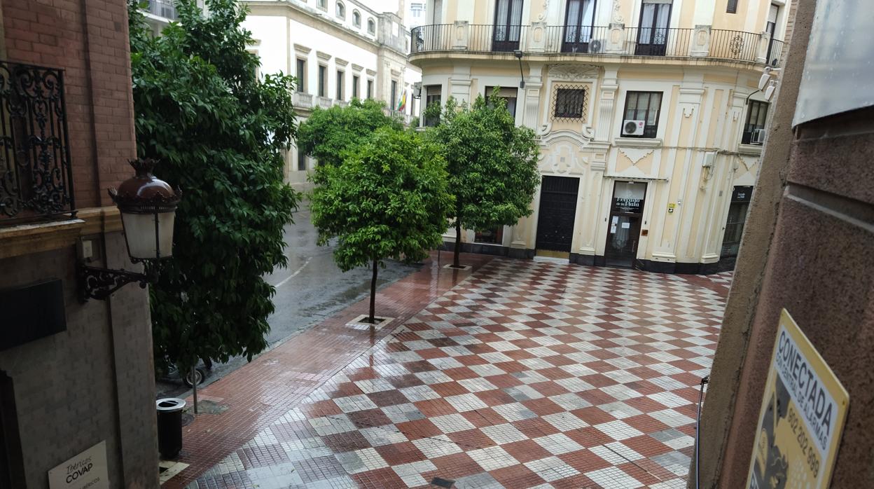 Estado del centro de Córdoba tras la intensa lluvia caída en la tarde de este sábado