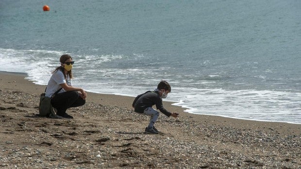 Los niños toman las playas de la Costa del Sol