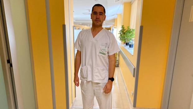 Un enfermero de Urgencias en Cabra: «He vivido pocos momentos así; los sentimientos nos sobrepasan»