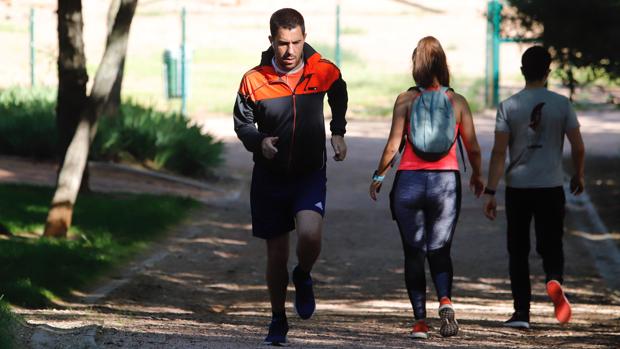Miles de personas toman las calles de Córdoba para deporte y ejercicio en el primer día de desescalada
