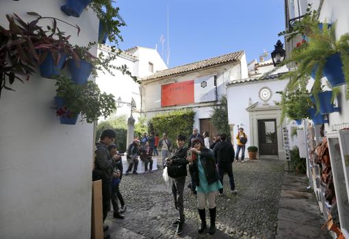 Edificio entre la Calleja de las Flores y la calle Encarnación