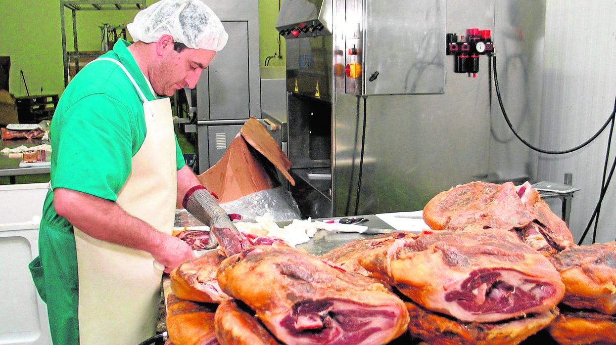 Control de calidad en un secadero de jamones de los Pedroches 